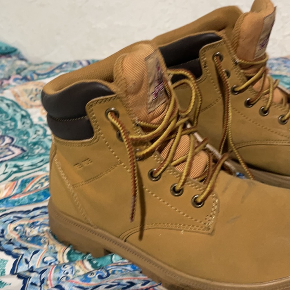 Work boots - Picture 2 of 2